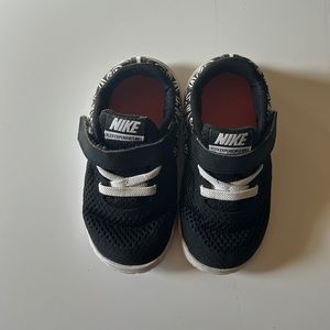 Cool Nike Black White Baby Girl Boy Unisex Sneakers Shoes Size 7C